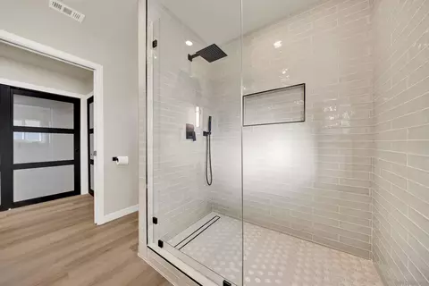 Bath - 14407 Mountain Rd, Poway, CA 92064 photo 4 of 9