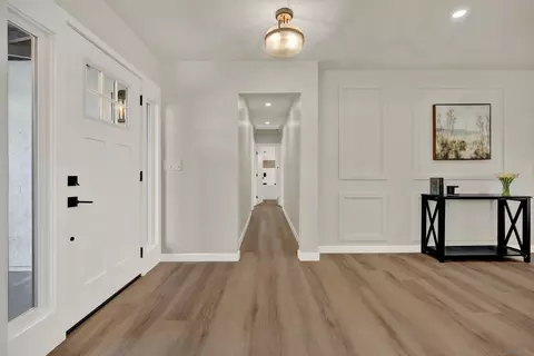 Entry Way - 14407 Mountain Rd, Poway, CA 92064 photo 4 of 6
