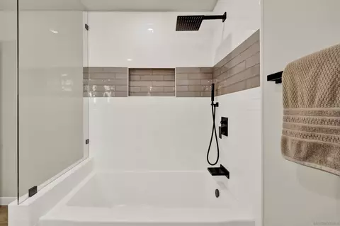 Bath - 14407 Mountain Rd, Poway, CA 92064 photo 9 of 9
