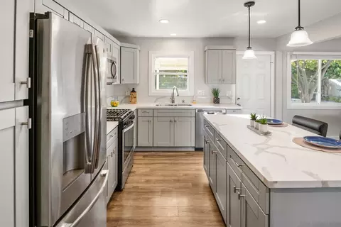 Kitchen - 222 Gull Pl, El Cajon, CA 92019 photo 5 of 7