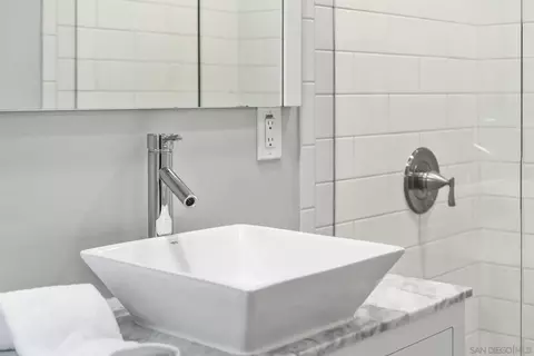 Bath - 222 Gull Pl, El Cajon, CA 92019 photo 2 of 5