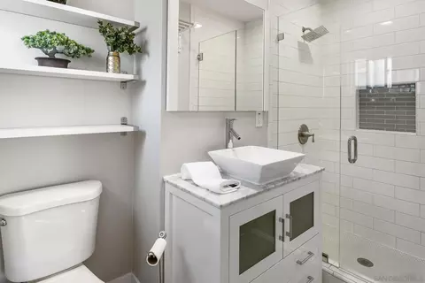 Bath - 222 Gull Pl, El Cajon, CA 92019 photo 1 of 5