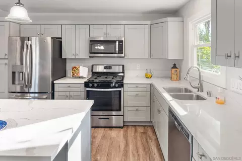 Kitchen - 222 Gull Pl, El Cajon, CA 92019 photo 2 of 7