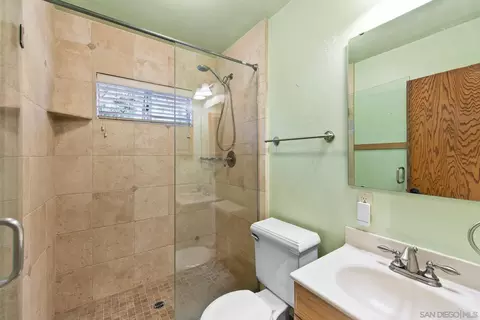 Bath - 7662 Pine Blvd, Pine Valley, CA 91962 photo 1 of 2