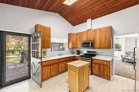 Kitchen - 7662 Pine Blvd, Pine Valley, CA 91962 photo 3 of 4