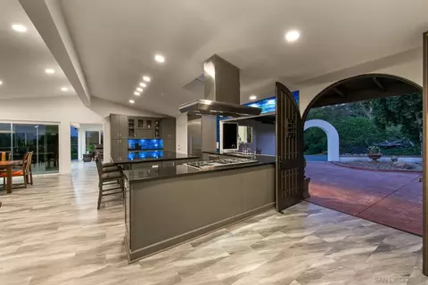 Kitchen - 5030 Helix Ter, La Mesa, CA 91941 photo 9 of 12