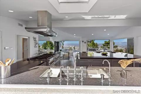 Kitchen - 5030 Helix Ter, La Mesa, CA 91941 photo 4 of 12