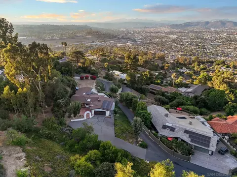 View/Area - 5030 Helix Ter, La Mesa, CA 91941 photo 8 of 11