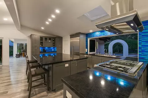 Kitchen - 5030 Helix Ter, La Mesa, CA 91941 photo 11 of 12