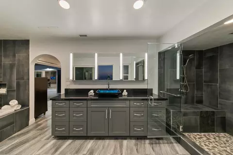 Bath - 5030 Helix Ter, La Mesa, CA 91941 photo 2 of 7