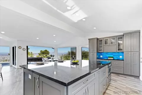Kitchen - 5030 Helix Ter, La Mesa, CA 91941 photo 5 of 12