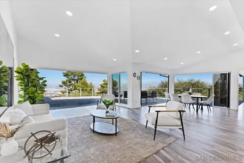 5030 Helix Ter, La Mesa, CA 91941