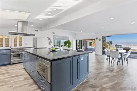 Kitchen - 5030 Helix Ter, La Mesa, CA 91941 photo 7 of 12