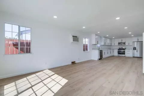 Living - 796-98 W Washington Ave, El Cajon, CA 92020 photo 1 of 7