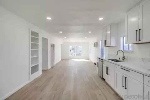 Living - 796-98 W Washington Ave, El Cajon, CA 92020 photo 3 of 7