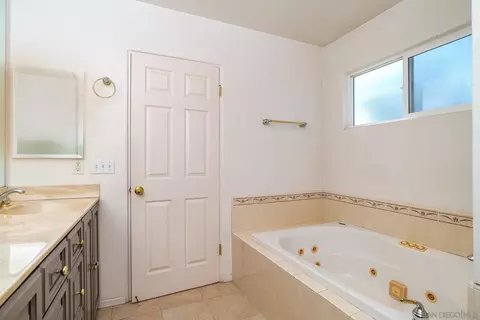 7595 Saranac Ave, La Mesa, CA 91942 photo 14