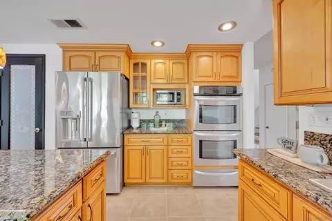 Kitchen - 2010 Palsero Ave, Escondido, CA 92029 photo 3 of 6