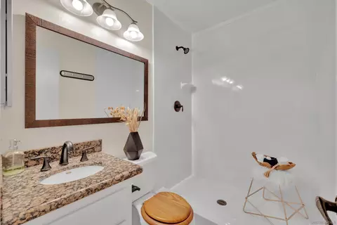 Bath - 2010 Palsero Ave, Escondido, CA 92029 photo 1 of 7