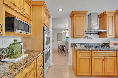 Kitchen - 2010 Palsero Ave, Escondido, CA 92029 photo 1 of 6