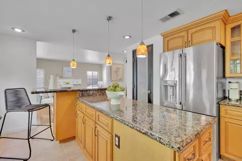Kitchen - 2010 Palsero Ave, Escondido, CA 92029 photo 5 of 6