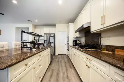 Kitchen - 5120 Sevilla St, Santee, CA 92071 photo 3 of 4
