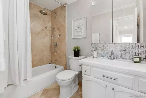 Bath - 302 E Ave, Coronado, CA 92118 photo 3 of 4