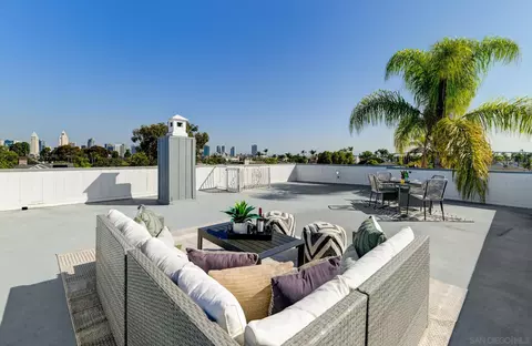 Exterior - 302 E Ave, Coronado, CA 92118 photo 4 of 13