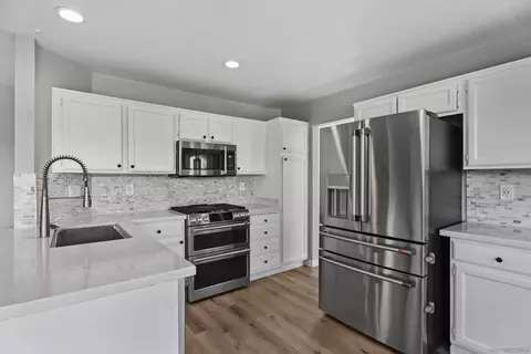 Kitchen - 1595 Bay Meadows Dr, Alpine, CA 91901 photo 2 of 2