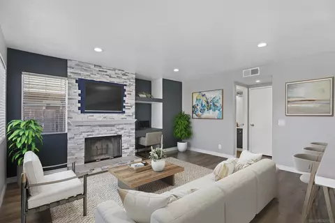 Living - 1595 Bay Meadows Dr, Alpine, CA 91901 photo 2 of 3