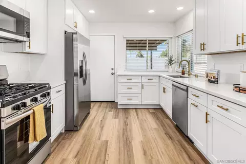 Kitchen - 4137 Alana Cir, Oceanside, CA 92056 photo 2 of 4