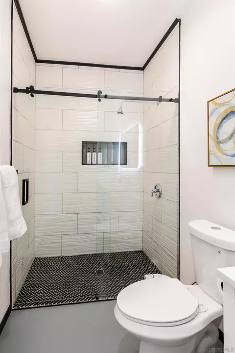 Bath - 5066 Lear Ave, Twentynine Palms, CA 92277 photo 11 of 15