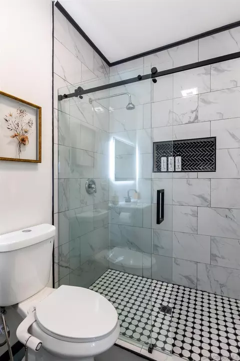 Bath - 5066 Lear Ave, Twentynine Palms, CA 92277 photo 2 of 15