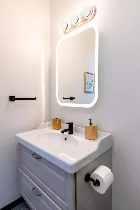Bath - 5066 Lear Ave, Twentynine Palms, CA 92277 photo 9 of 15