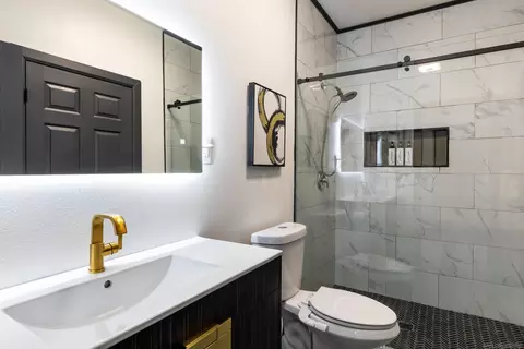 Bath - 5066 Lear Ave, Twentynine Palms, CA 92277 photo 13 of 15