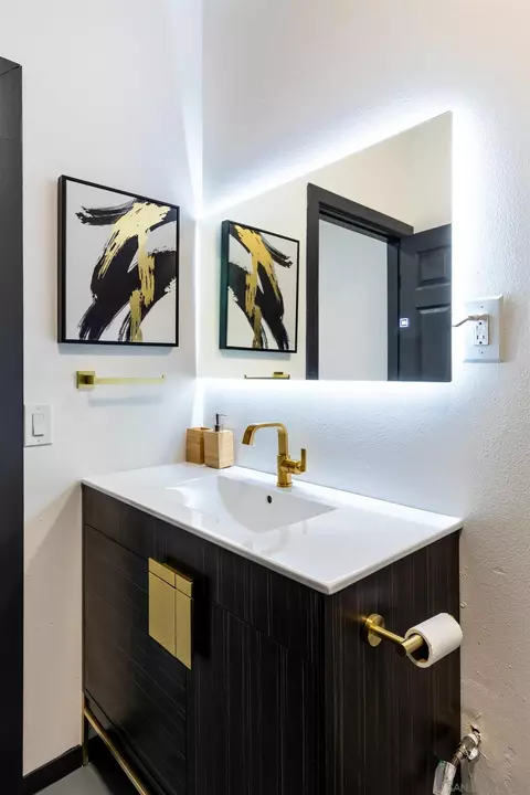 Bath - 5066 Lear Ave, Twentynine Palms, CA 92277 photo 15 of 15