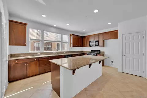 Kitchen - 1507 Calabria St, Santee, CA 92071 photo 2 of 3