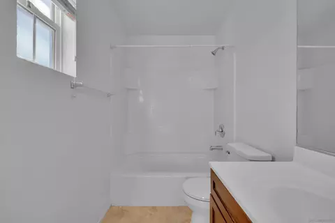 Bath - 1507 Calabria St, Santee, CA 92071 photo 4 of 6