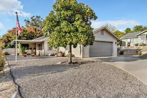 392 D St, Ramona, CA 92065