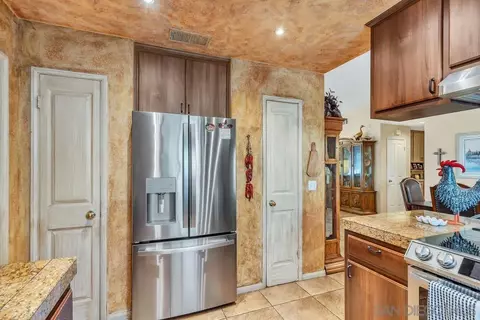 Kitchen - 392 D St, Ramona, CA 92065 photo 5 of 5