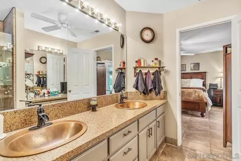 Bath - 392 D St, Ramona, CA 92065 photo 3 of 4
