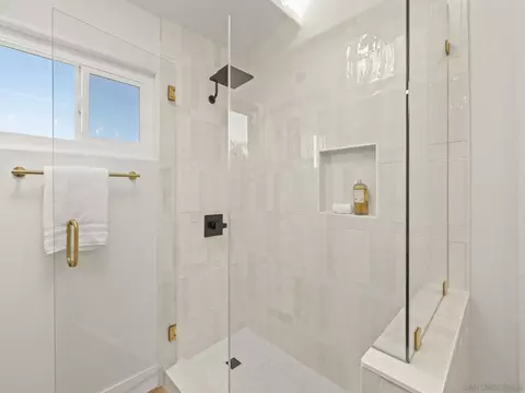 Bath - 4137 Pindar Way, Oceanside, CA 92056 photo 8 of 8