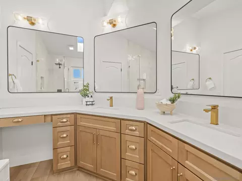 Bath - 4137 Pindar Way, Oceanside, CA 92056 photo 6 of 8