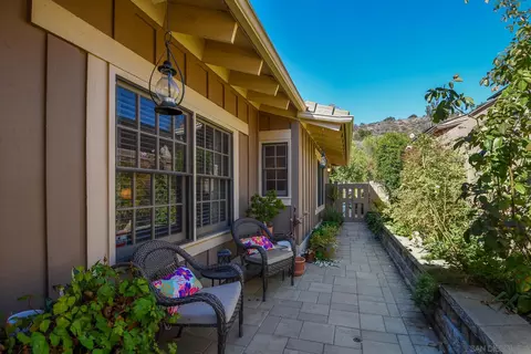 8541 Circle R Crse, Escondido, CA 92026 photo 4