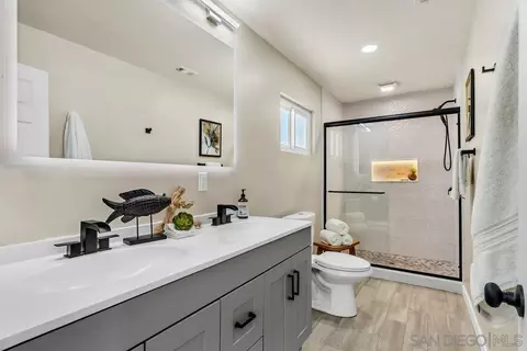 Bath - 13725 Adrian St, Poway, CA 92064 photo 2 of 4