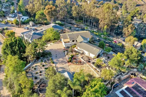 View/Area - 2848 Sunset Hls, Escondido, CA 92025 photo 7 of 9