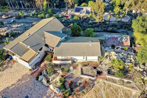 View/Area - 2848 Sunset Hls, Escondido, CA 92025 photo 8 of 9