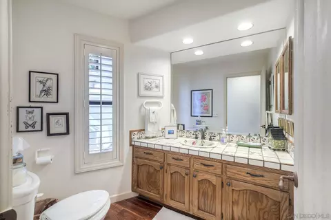 Bath - 2848 Sunset Hls, Escondido, CA 92025 photo 1 of 4