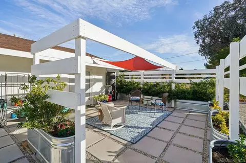 Exterior - 6941 Lennox Ave, Yucca Valley, CA 92284 photo 2 of 14