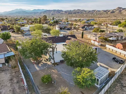 View/Area - 6941 Lennox Ave, Yucca Valley, CA 92284 photo 6 of 8