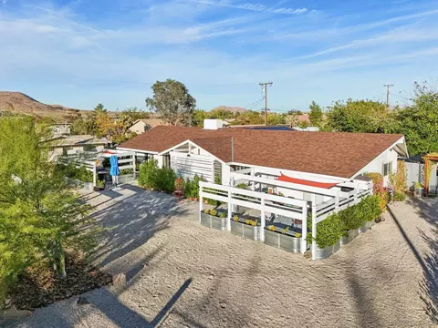 Exterior - 6941 Lennox Ave, Yucca Valley, CA 92284 photo 6 of 14